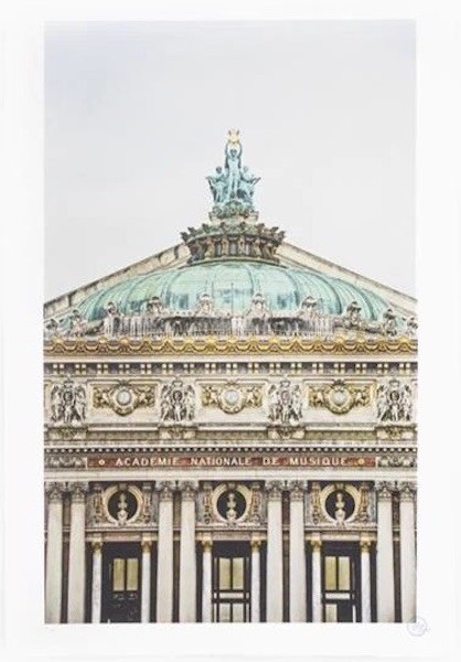 JR, Ballet, Regard surplombant la façade du Palais Garnier, Opéra de Paris, France, 2014 JR, Ballet, Regard surplombant la façade du Palais Garnier, Opéra de Paris, France, 2014