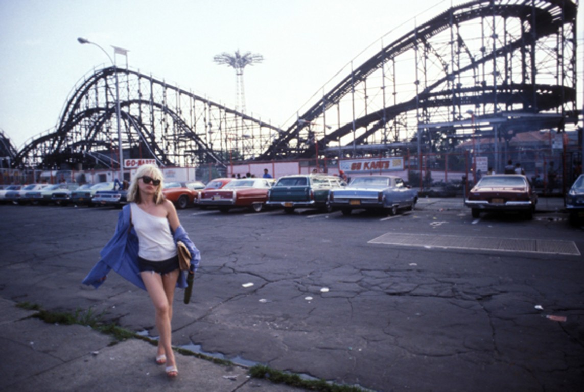 Bob Gruen, Debbie Harry, Coney Island, NY. August 7, 1977 Bob Gruen, Debbie Harry, Coney Island, NY. August 7, 1977