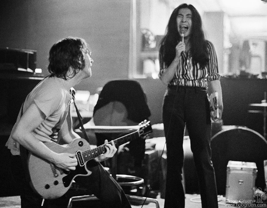 Bob Gruen, John Lennon and Yoko Ono, Butterfly Studio, NYC 1972 Bob Gruen, John Lennon and Yoko Ono, Butterfly Studio, NYC 1972