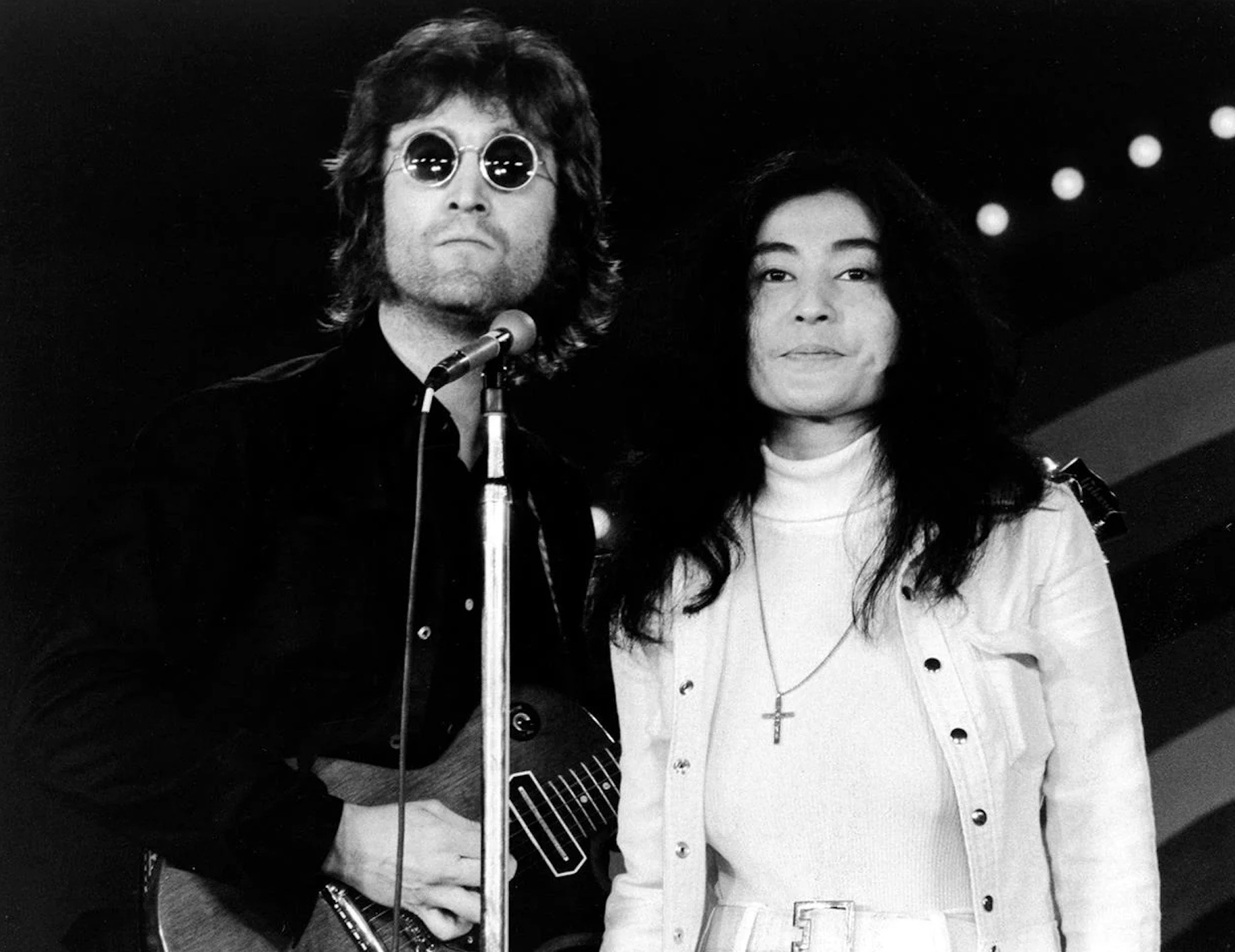 Bob Gruen, John Lennon and Yoko Ono, Jerry Lewis Telethon, NYC, 1972 Bob Gruen, John Lennon and Yoko Ono, Jerry Lewis Telethon, NYC, 1972