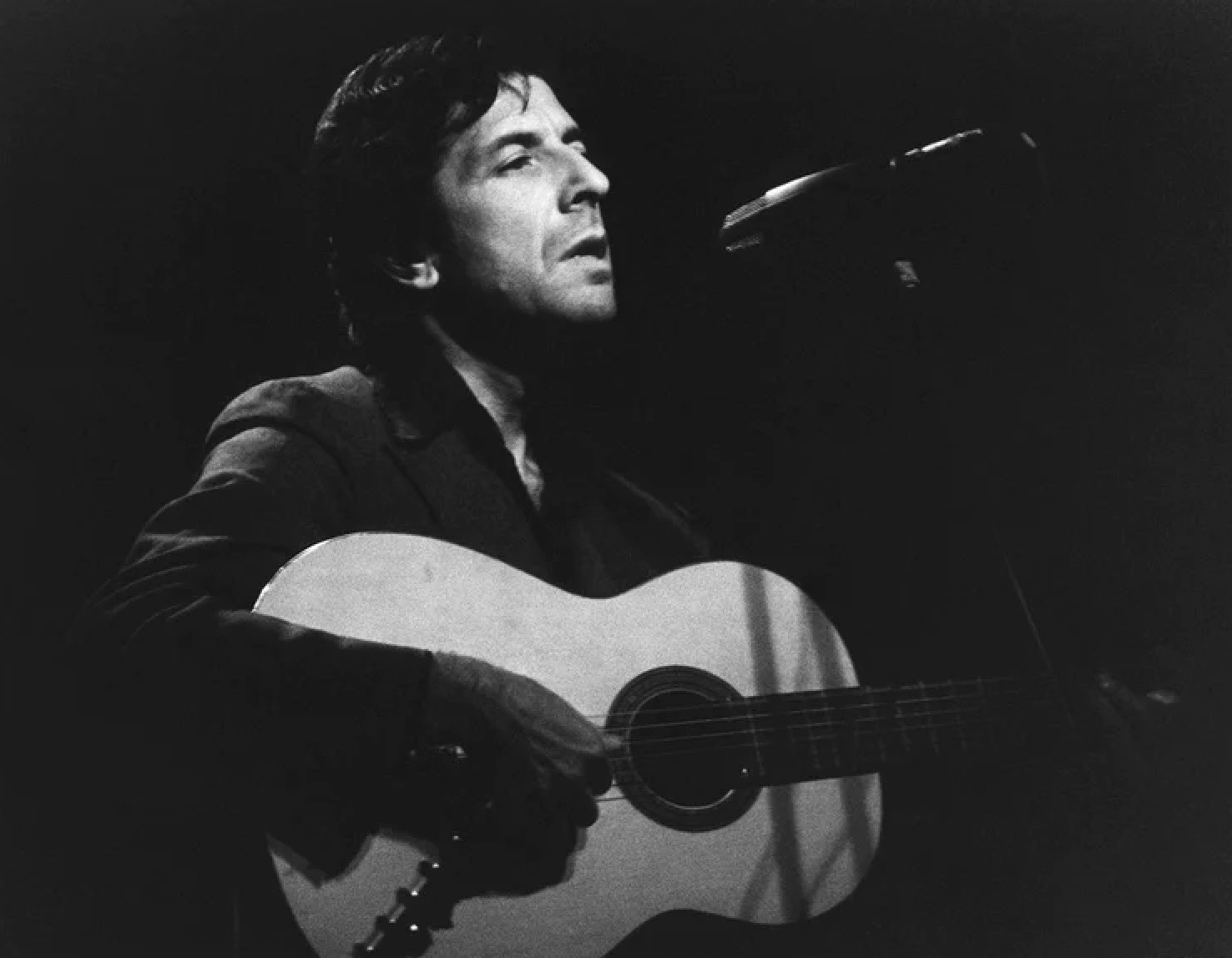 Bob Gruen, Leonard Cohen, NYC, 1974 Bob Gruen, Leonard Cohen, NYC, 1974