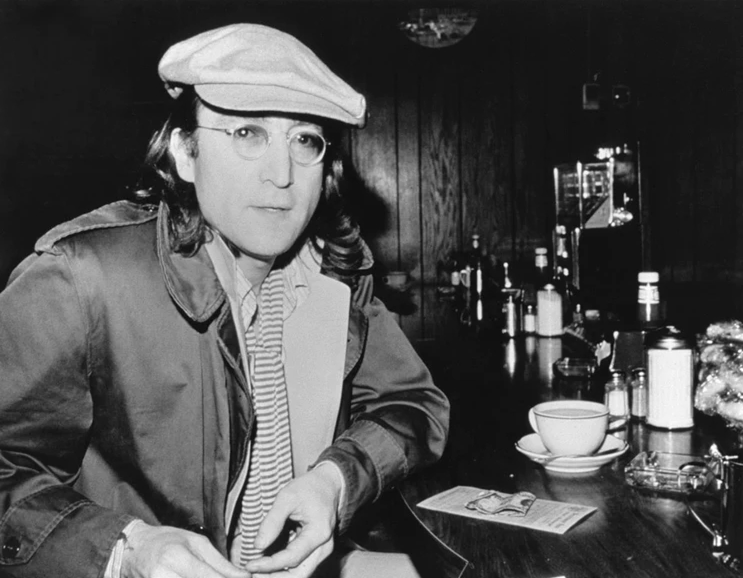 Bob Gruen, John Lennon, Working class hero, Yonkers, NYC 1975 Bob Gruen, John Lennon, Working class hero, Yonkers, NYC 1975