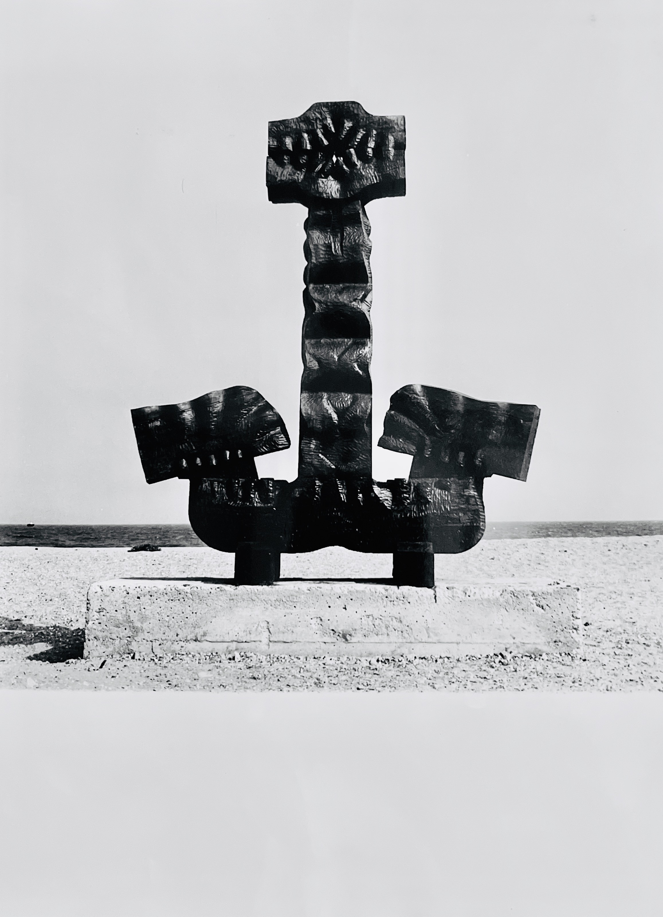John Craven né Conte, Sculpture monumentale granit John Craven né Conte, Sculpture monumentale granit