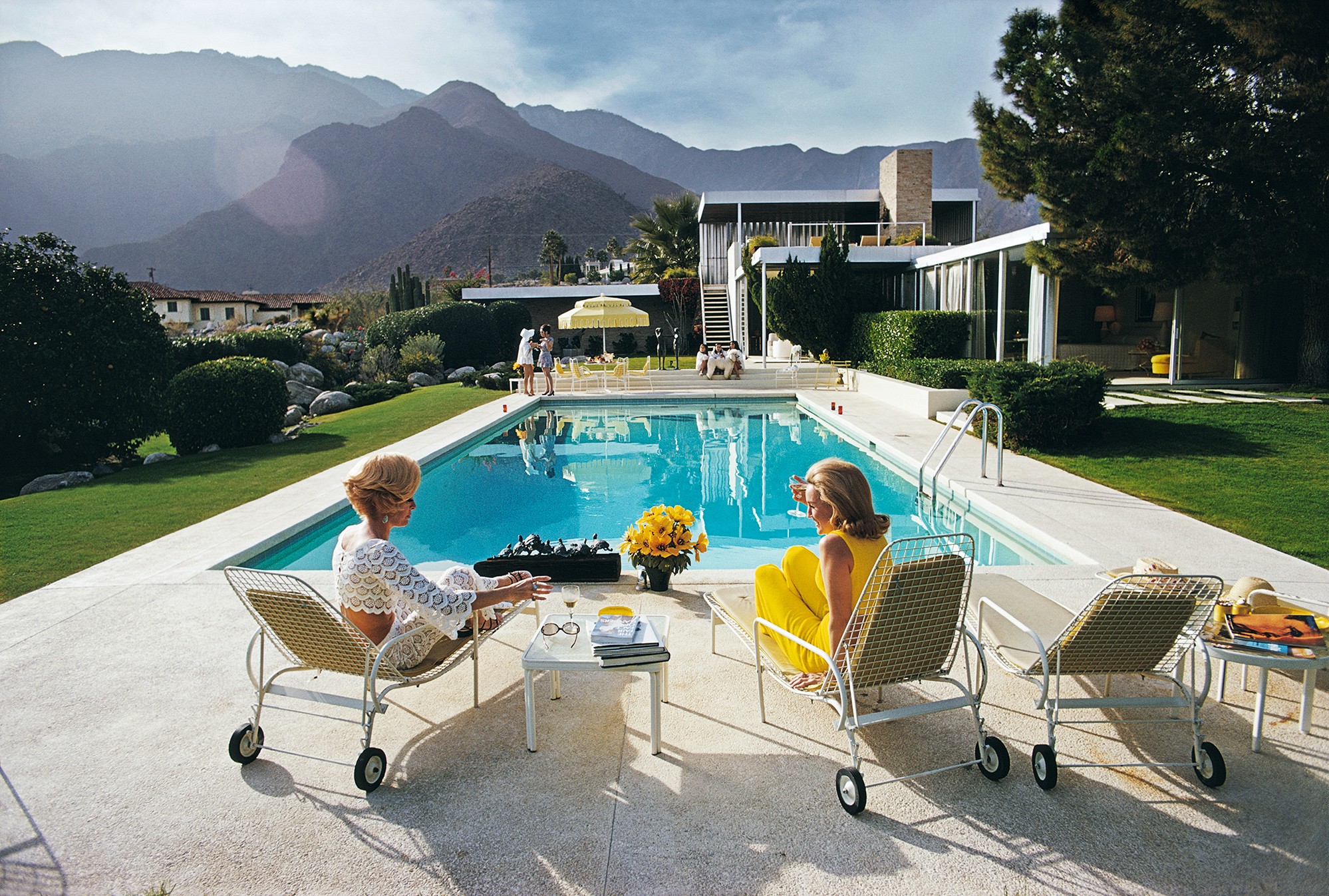 Slim Aarons, Poolside Pairs Slim Aarons, Poolside Pairs