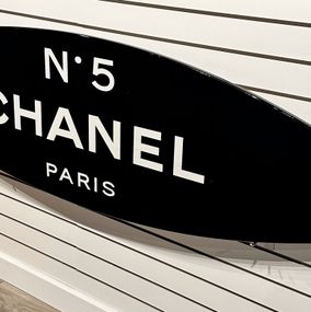Skulpturen, Chanel Surfboard, Guillaume & Anthony