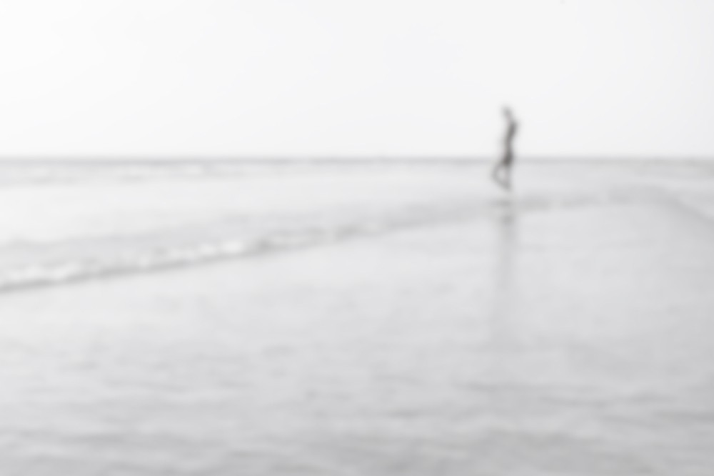 Denis Morel, Seul - Photographie scène de vie en bord de mer Denis Morel, Seul - Photographie scène de vie en bord de mer