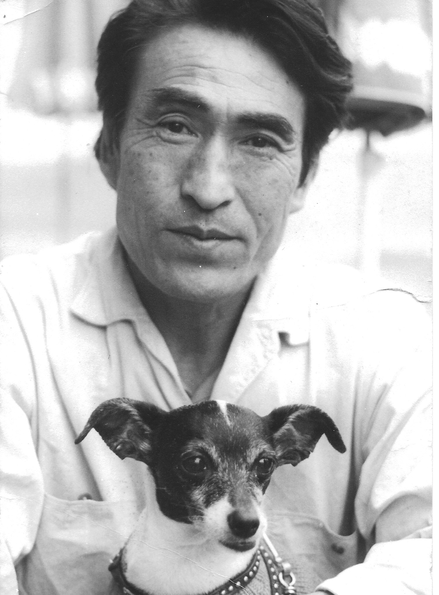 John Craven né Conte, MOON SHIN Portrait au chien John Craven né Conte, MOON SHIN Portrait au chien
