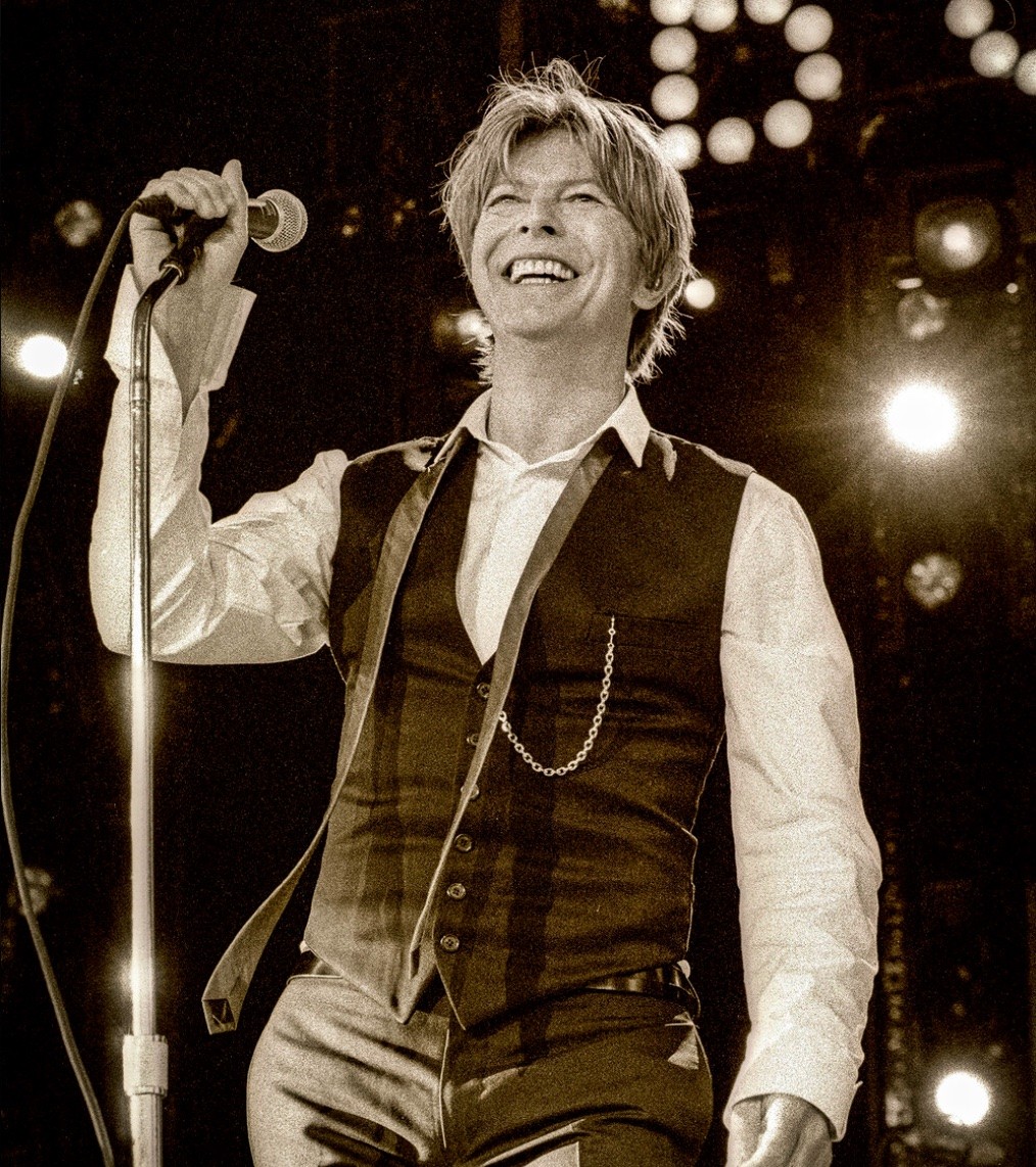 Richard Beland, David Bowie - Area Two Festival, Toronto 2002 Richard Beland, David Bowie - Area Two Festival, Toronto 2002