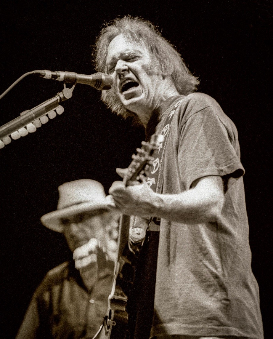 Richard Beland, Neil Young - Molson Park, Barrie Richard Beland, Neil Young - Molson Park, Barrie