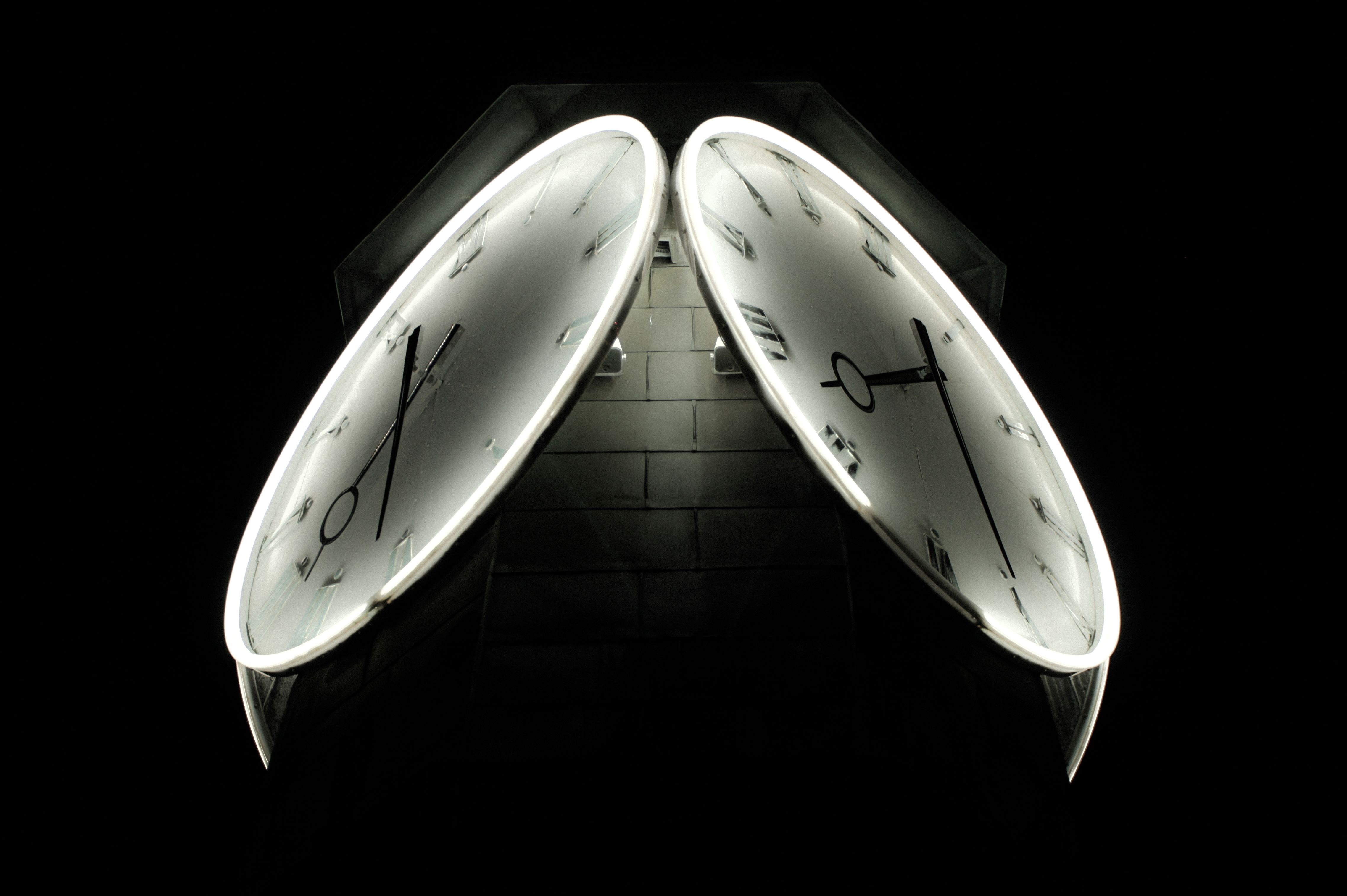 Valentin Zaharia, Time stopped. - limited edition of 21 Valentin Zaharia, Time stopped. - limited edition of 21