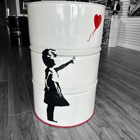Sculpture, Banksy style Open Drum, Guillaume & Anthony