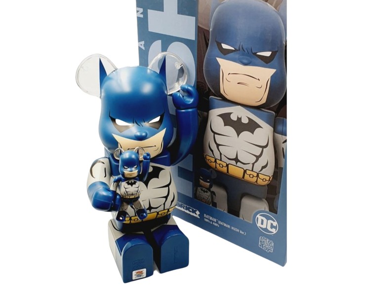 BEARBRICK THE BATMAN 100％ &amp; 400％ BE@RBRICK THE BATMAN 400% 100%