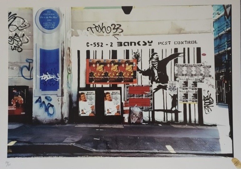 Steve Lazarides, Love is in the Air (Banksy) Steve Lazarides, Love is in the Air (Banksy)