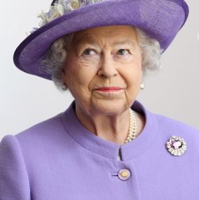 Fotografien, Her Royal Majesty The Queen Elizabeth II in Lilac, Chris Jackson