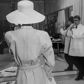 Fotografía, Yves Saint Laurent, préparation de sa 1ère collection, Pierre Boulat