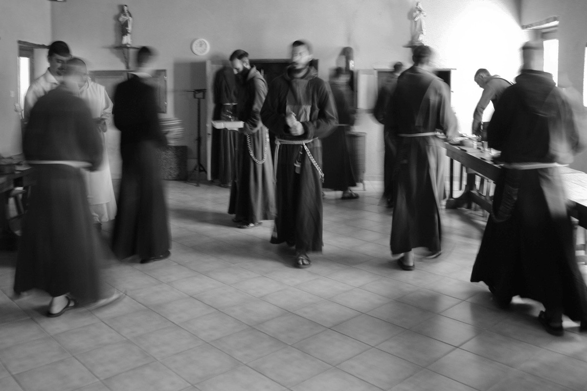 Jean-François Talivez, La valse du réfectoire - série Une Vie de Moine Jean-François Talivez, La valse du réfectoire - série Une Vie de Moine