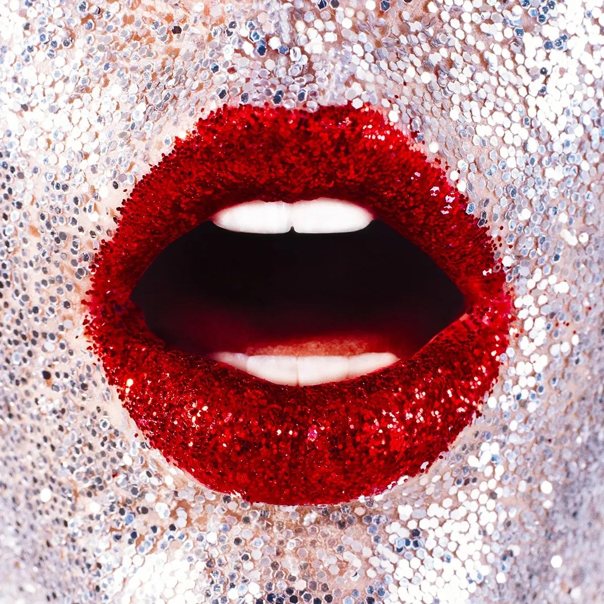 Tyler Shields, Glitter Lips (1) Tyler Shields, Glitter Lips (1)
