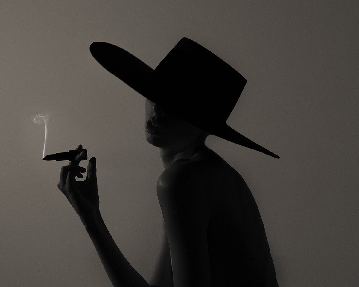 Tyler Shields, Lipstick Cigarette II (M) Tyler Shields, Lipstick Cigarette II (M)