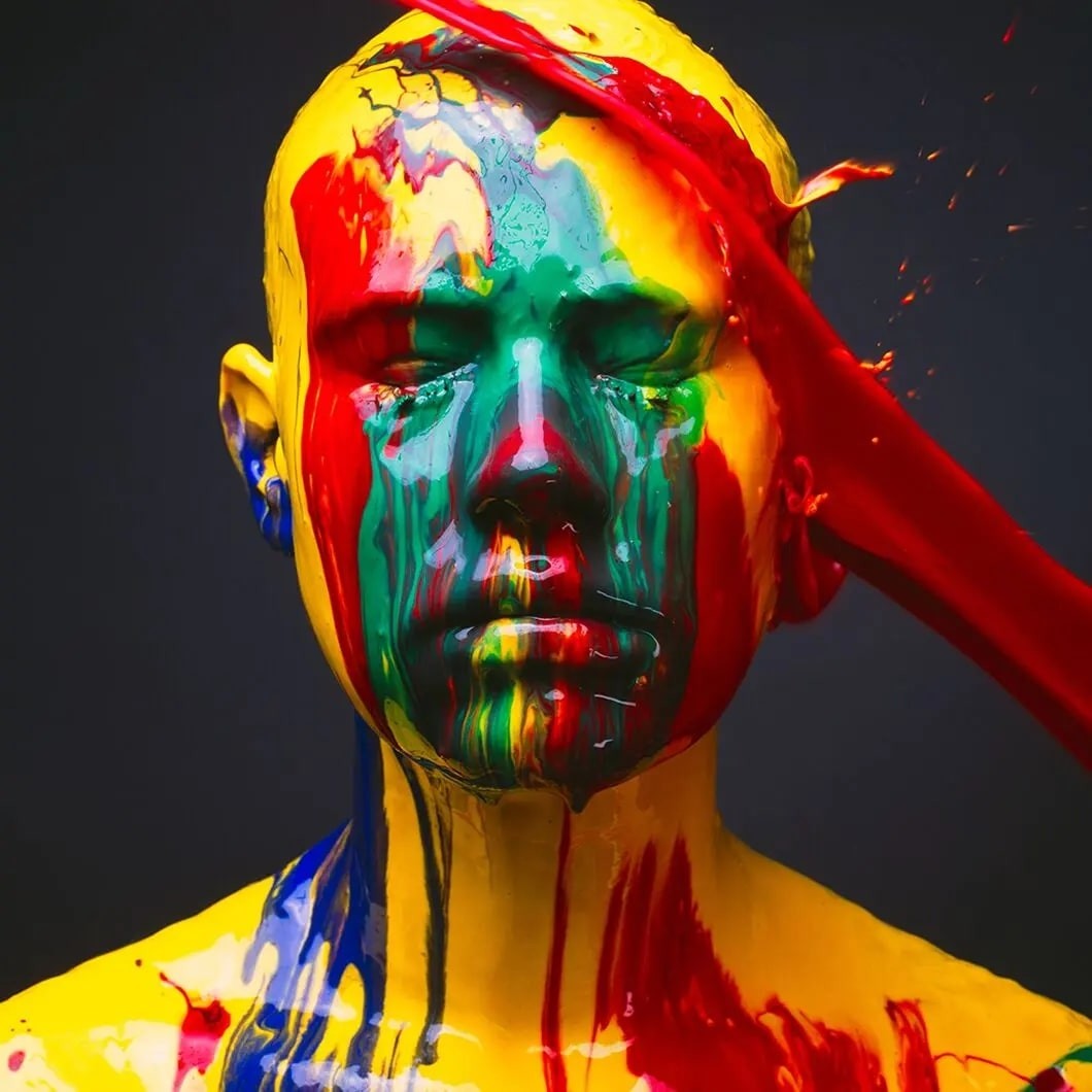 Tyler Shields, High Gloss (L) Tyler Shields, High Gloss (L)