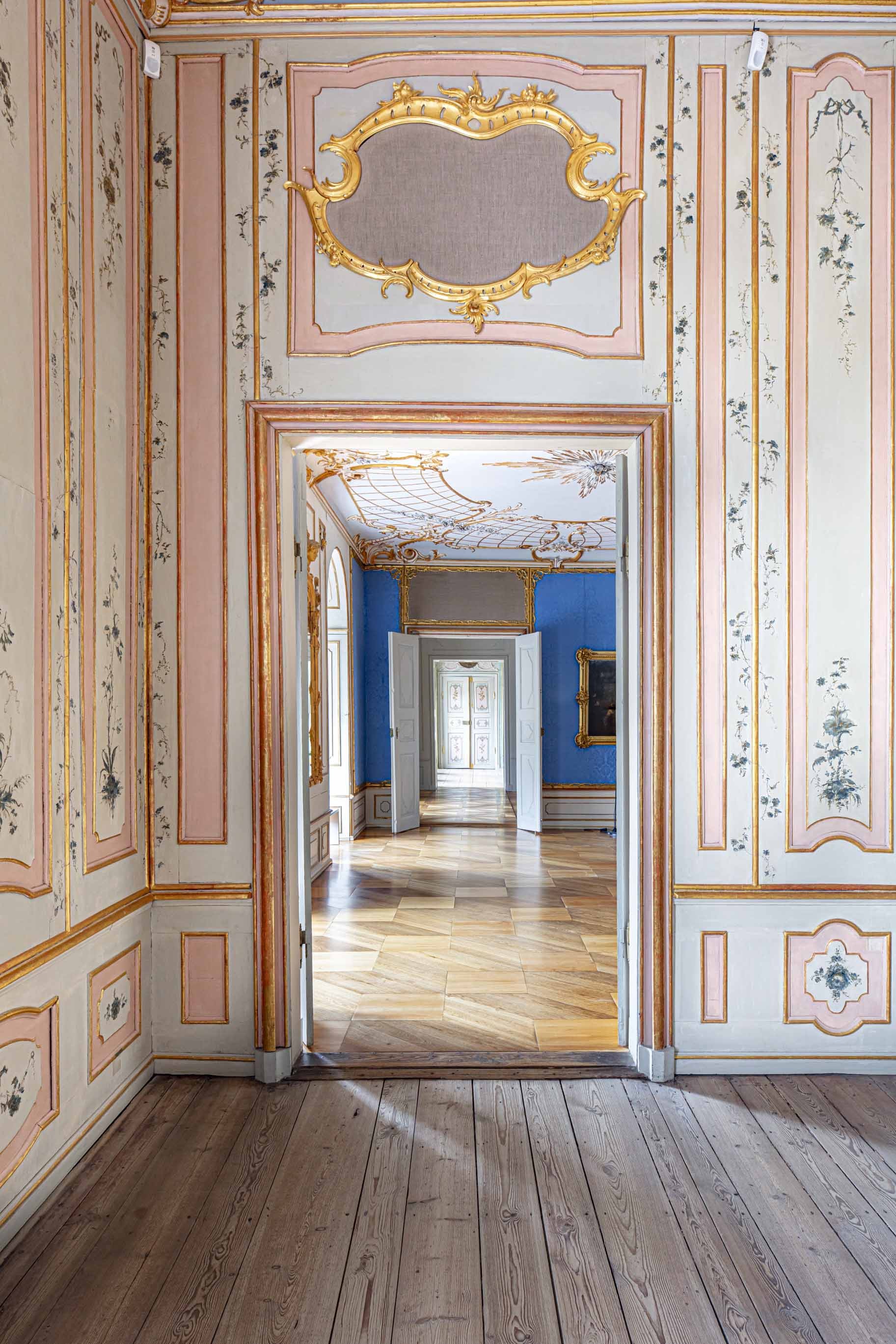 Celia Rogge, La Vie En Rose. From the Château D’eau Enfilades series Celia Rogge, La Vie En Rose. From the Château D’eau Enfilades series