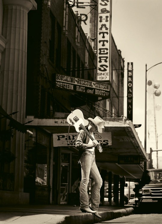 Michael Grecco, Dwight Yoakam - San Antonio, Texas, Photography on paper