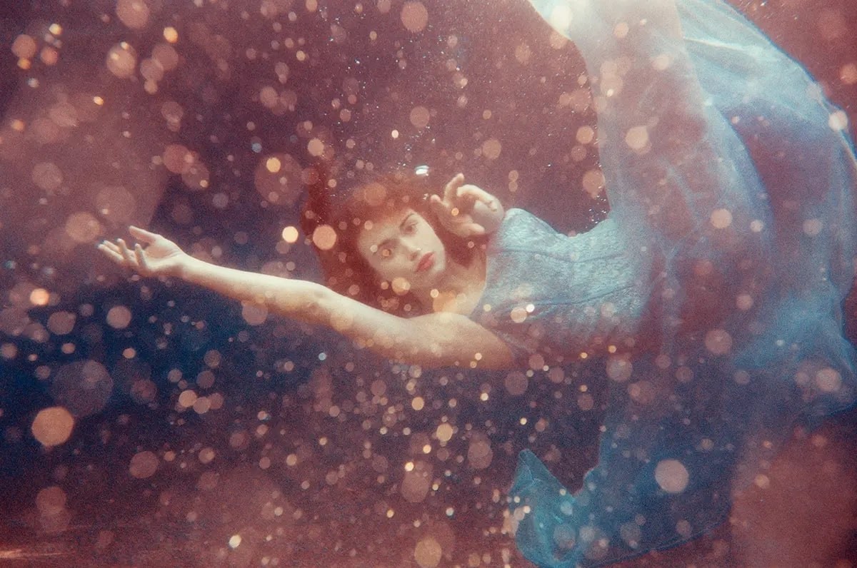 Tyler Shields, Holland (L) Tyler Shields, Holland (L)