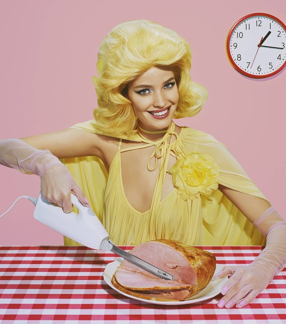 Miles Aldridge, New Utopias #4 (Blonde Girl) | Fotografiska Berlin 2024 : Miles Aldridge : Virgin Mary. Supermarkets. Popcorn. Miles Aldridge, New Utopias #4 (Blonde Girl) | Fotografiska Berlin 2024 : Miles Aldridge : Virgin Mary. Supermarkets. Popcorn.