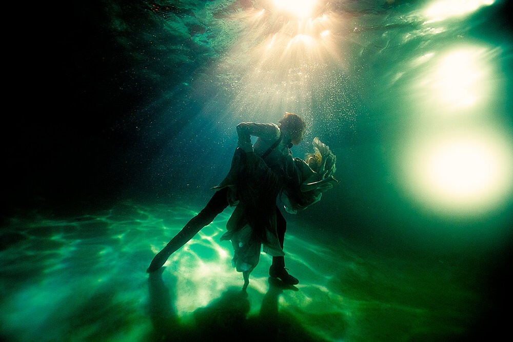 Tyler Shields, Underwater Kiss II (S) Tyler Shields, Underwater Kiss II (S)
