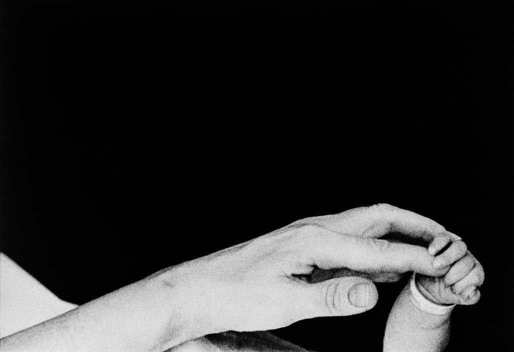 Eve Arnold, USA. Long Island. A baby's first 5 minutes. Eve Arnold, USA. Long Island. A baby's first 5 minutes.