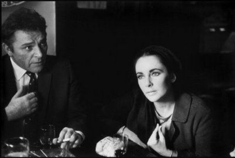 Eve Arnold, GB. Shepperton. Film Set Becket, Elizabeth Taylor & Richard Burton Eve Arnold, GB. Shepperton. Film Set Becket, Elizabeth Taylor & Richard Burton