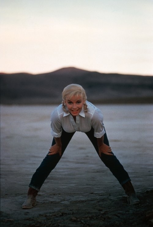 Eve Arnold, USA. Nevada and California. The Misfits, a film by John HUSTON. 1960 VI Eve Arnold, USA. Nevada and California. The Misfits, a film by John HUSTON. 1960 VI