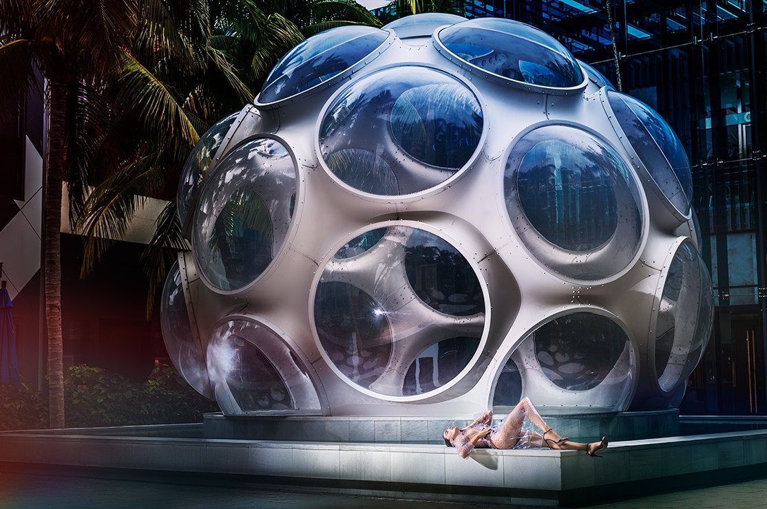 David Drebin, Outside The Bubble (L) David Drebin, Outside The Bubble (L)