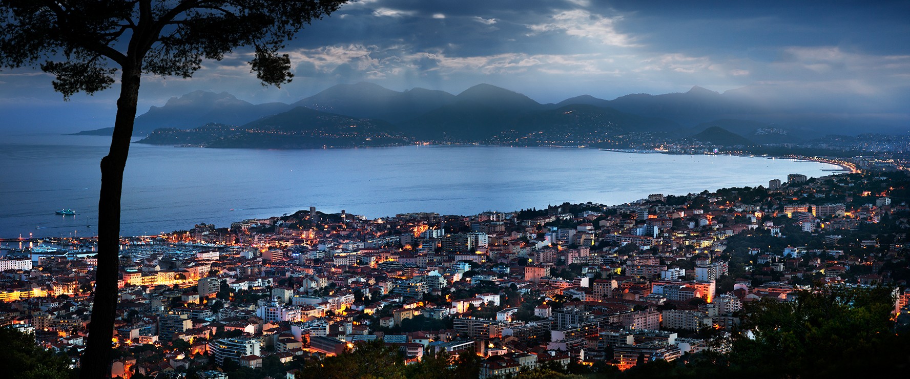 David Drebin, Bay Of Cannes (Lightbox) David Drebin, Bay Of Cannes (Lightbox)