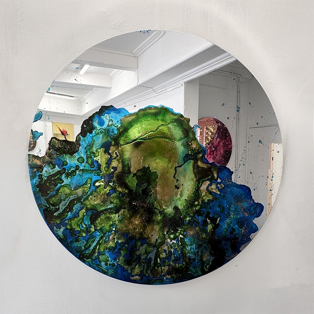 Adélaïde Leferme, Earth Adélaïde Leferme, Earth