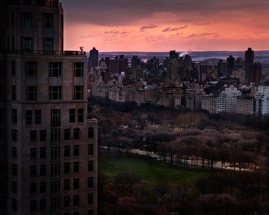 David Drebin, Girl Over Central Park (Lightbox) David Drebin, Girl Over Central Park (Lightbox)