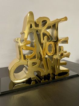 Sculpture, Art is not a crime - gold edition, N.Nathan