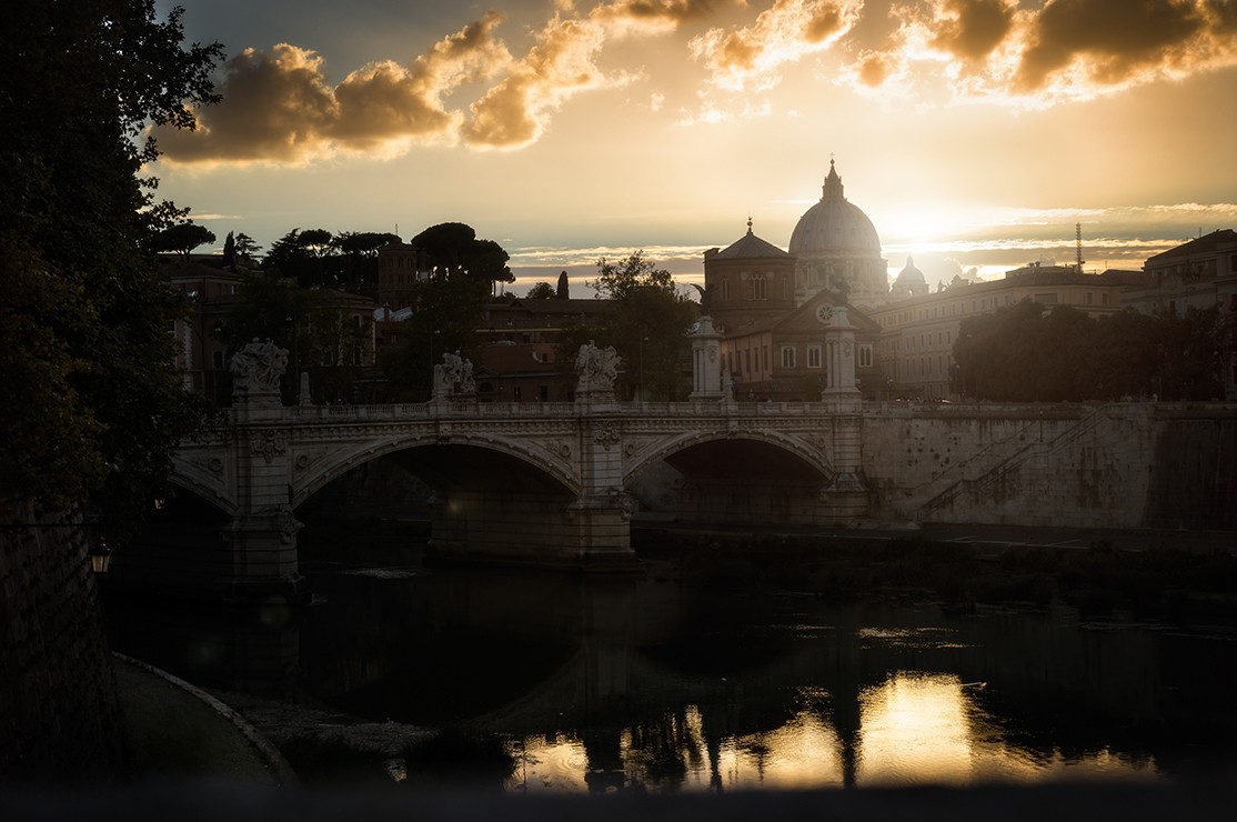 David Drebin, Sundown In Rome (Lightbox) David Drebin, Sundown In Rome (Lightbox)