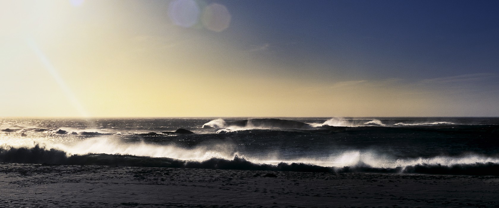 David Drebin, Waves (Lightbox) David Drebin, Waves (Lightbox)