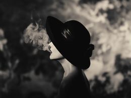 Photographie, Hat With Smoke (S), Tyler Shields
