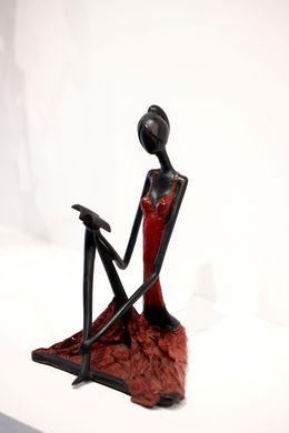 Sculpture, La liseuse assise rouge, Patricia Grangier