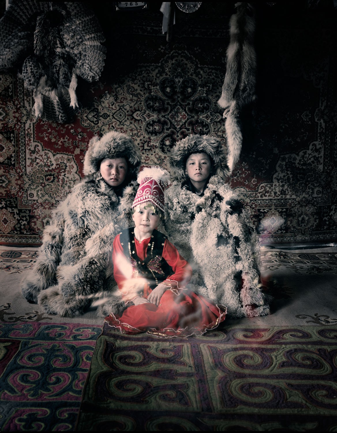 Jimmy Nelson, VI 27 // VI Kazakhs, Mongolia (L) Jimmy Nelson, VI 27 // VI Kazakhs, Mongolia (L)