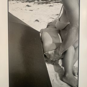 Photographie, Woman Holding Child on Beach, Ken Heyman