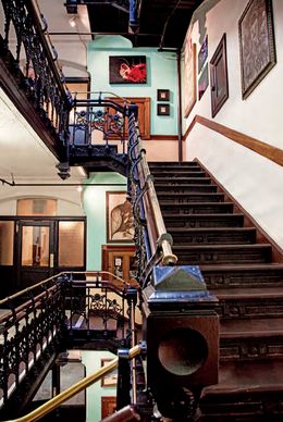 Photographie, Hotel Chelsea, New York. Main Stair Well, Victoria Cohen