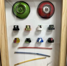 Sculpture, Colors Caps Heads 3, TieRi Trademark