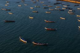 Photography, Bateaux de pêcheurs dans le port de M'Bour. Sénégal. Afrique, Dominique Leroy