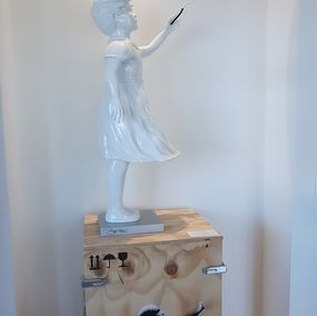 Sculpture, Escape from the wall - White, Bob Tonic