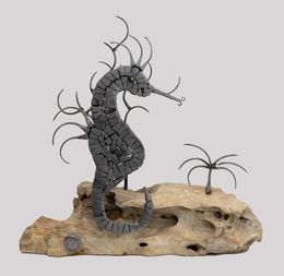 Sculpture, Hippocampe - Sculpture animal marin ferronnerie sur pierre de Causse de Gramat, Pierre Conte