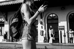 Photographie, La jeune fille de la gare de Desenzano, Philippe Grincourt