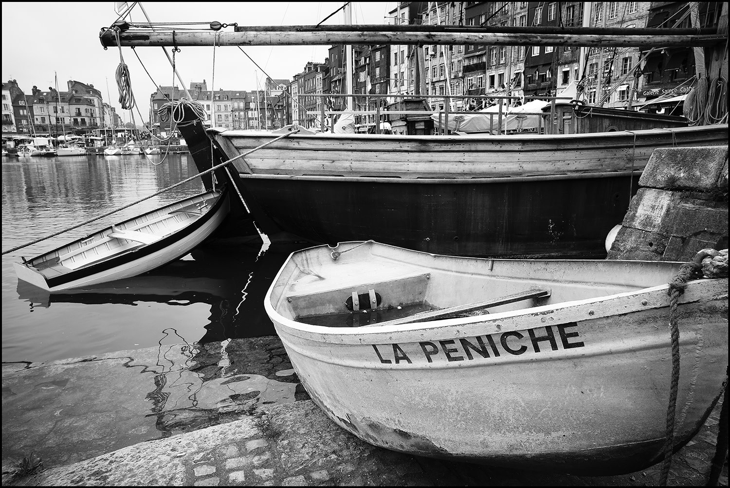 John Migicovsky, Peniche Boat En Fleur John Migicovsky, Peniche Boat En Fleur
