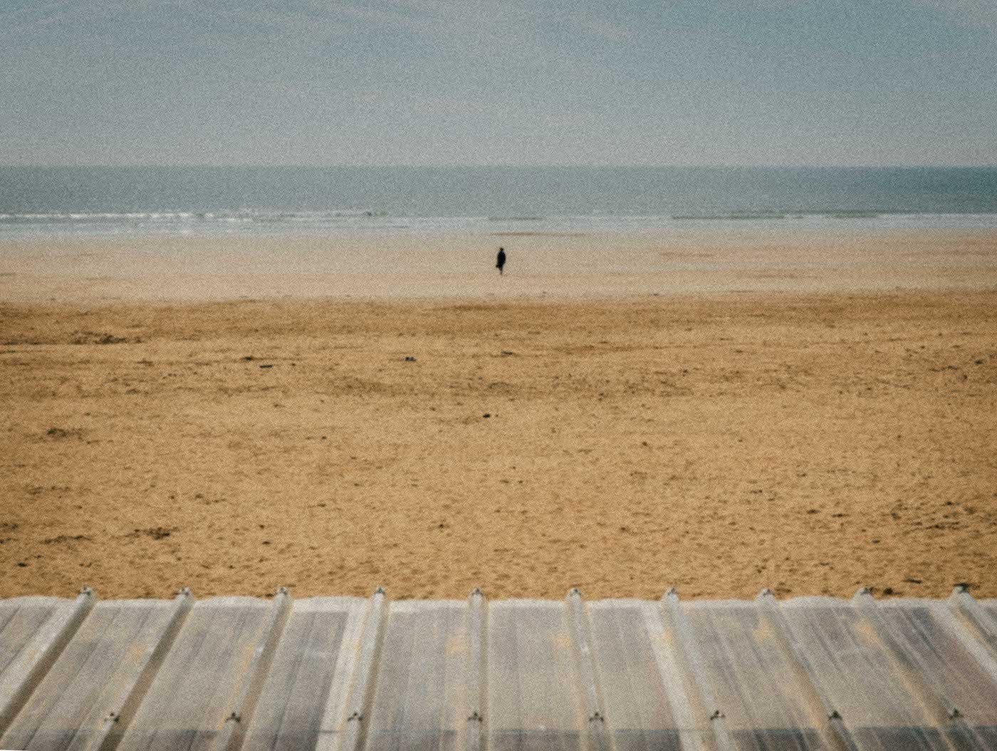 Maxime Dubois, Série Seasides #127 Saint Jean de Monts - Photographie de bord de mer Maxime Dubois, Série Seasides #127 Saint Jean de Monts - Photographie de bord de mer